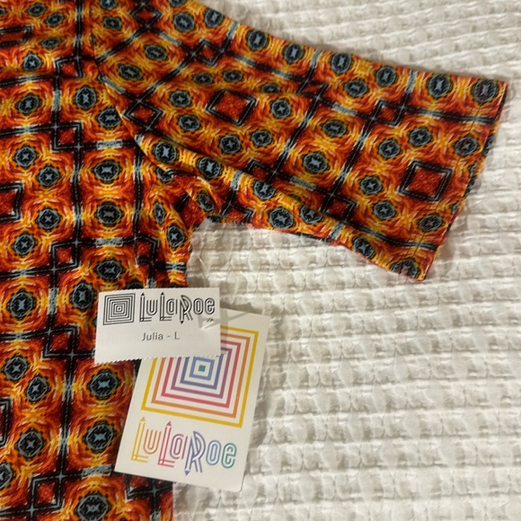 LuLaRoe Women’s Julia Dress/Size: Large/Red-Orange-Black 'Firey' Geometric (NWT) - Picture 2 of 10